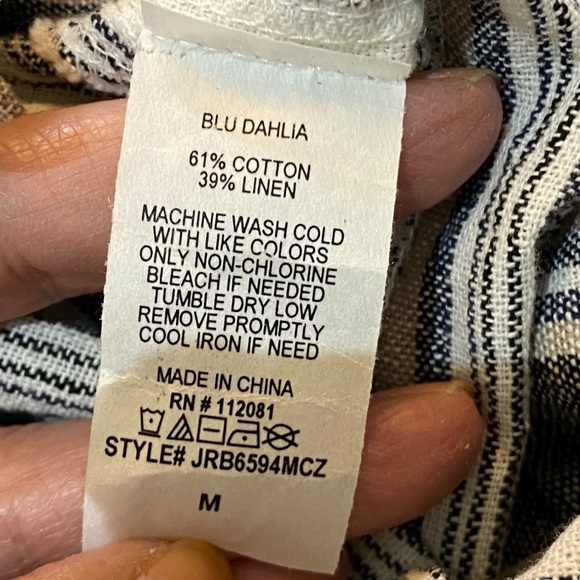 Blu Dahlia Linen Blend Shorts Women’s Size M Striped Tan Gray White - Picture 7 of 8